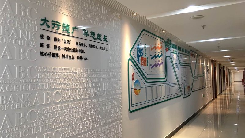 喷绘写真与UV打印：两种工艺的深度解析